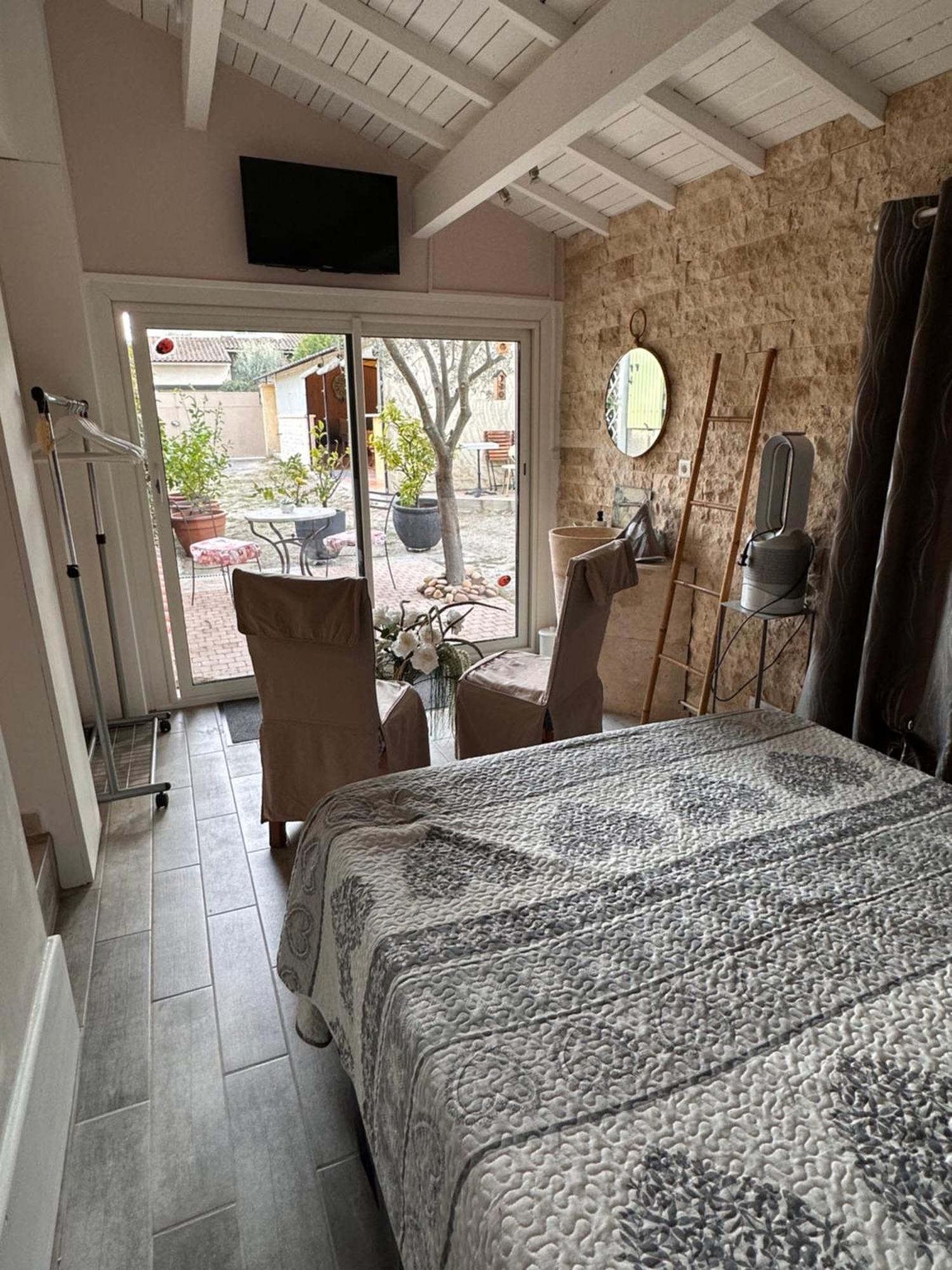 Beau Ciel Apartment Chateauneuf-de-Gadagne Bagian luar foto
