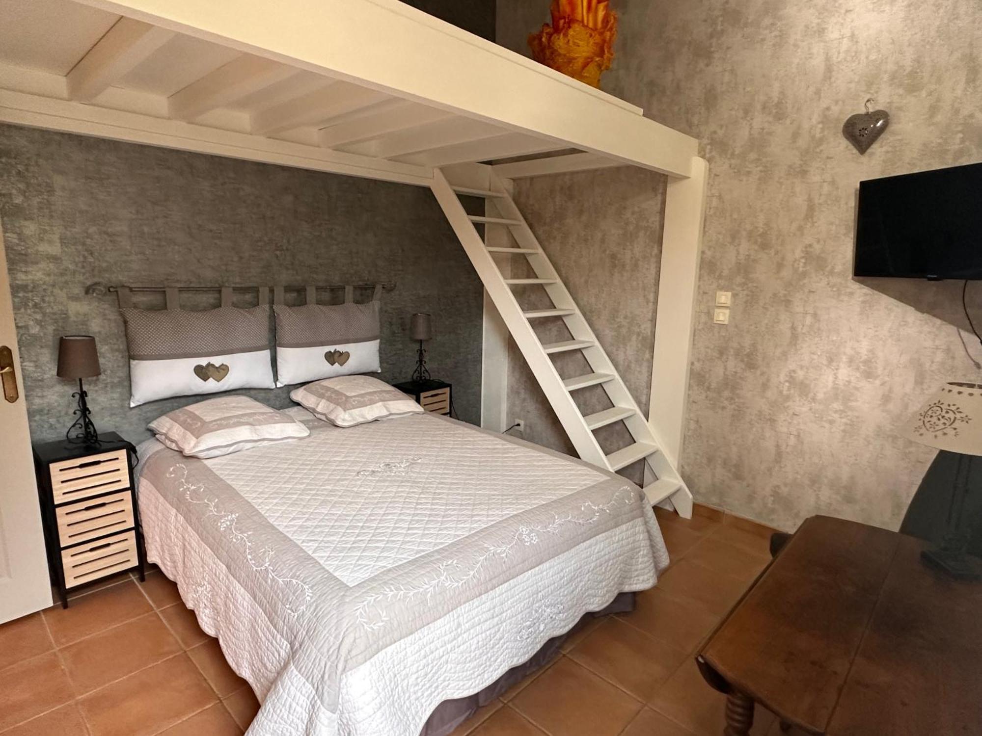 Beau Ciel Apartment Chateauneuf-de-Gadagne Bagian luar foto