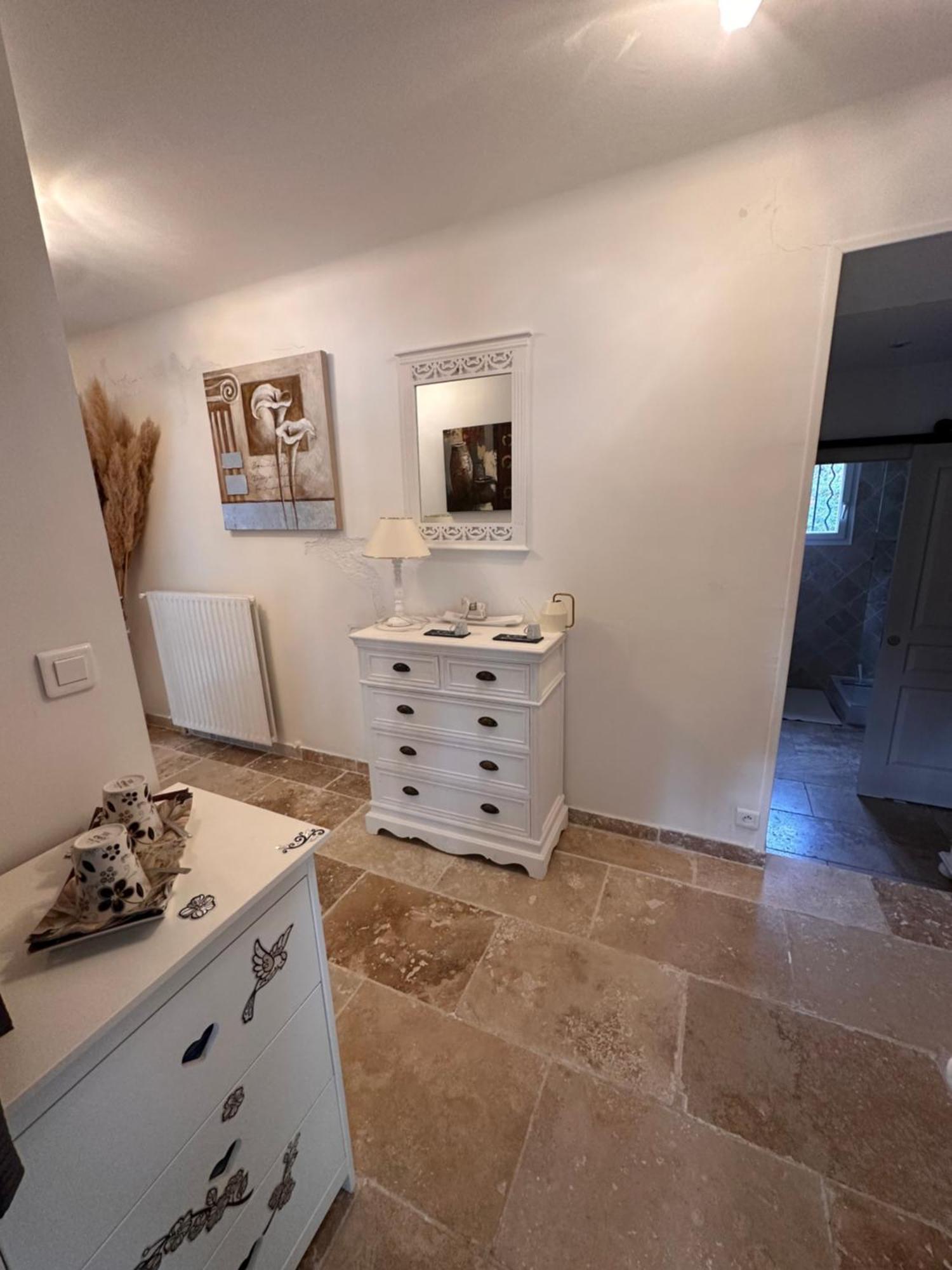 Beau Ciel Apartment Chateauneuf-de-Gadagne Bagian luar foto