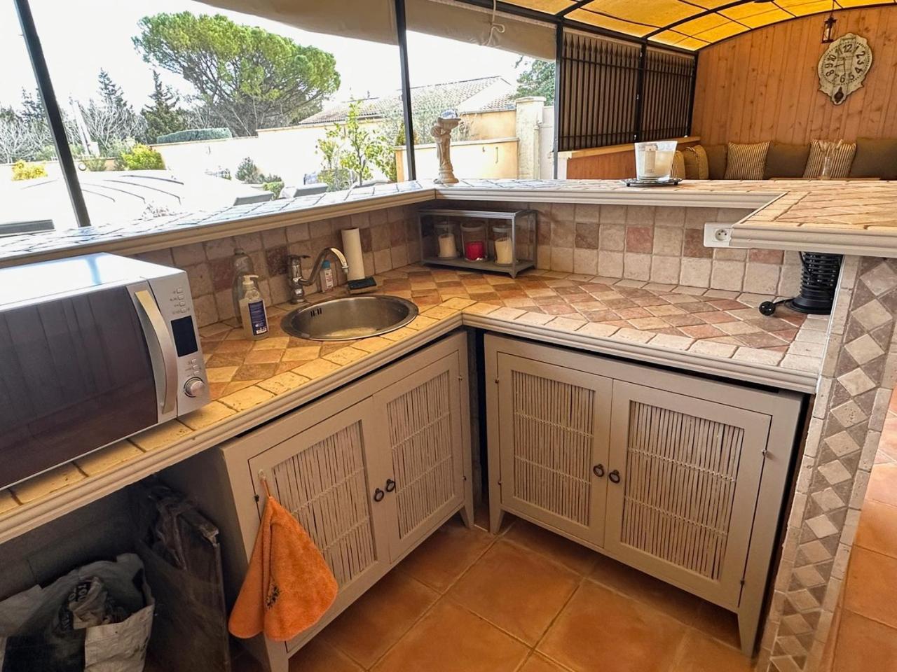 Beau Ciel Apartment Chateauneuf-de-Gadagne Bagian luar foto